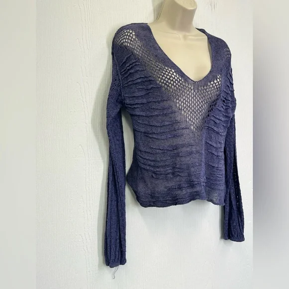 Free People - Open Knit V Neck Lightweight Long Sleeve Boho Sweater Size Medium - Picture 2 of 9